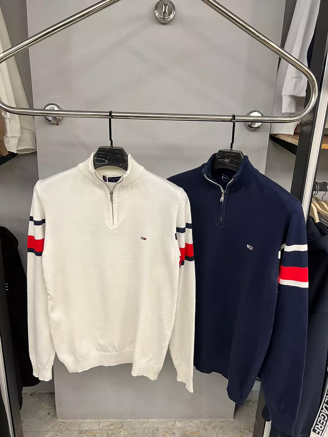 TOMMY HILFIGER PULLOVER WITH QUARTER ZIPPER 4