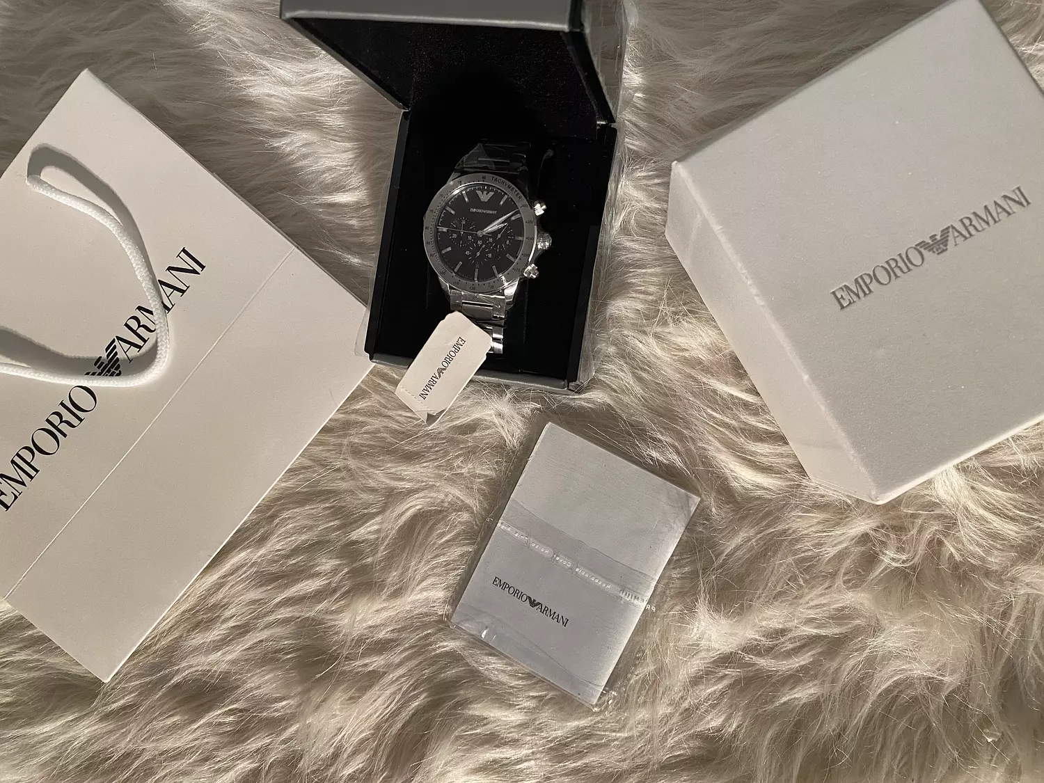 <h3 style="text-align: center"><span style="color: #8f8989"><br>Watches</span></h3>