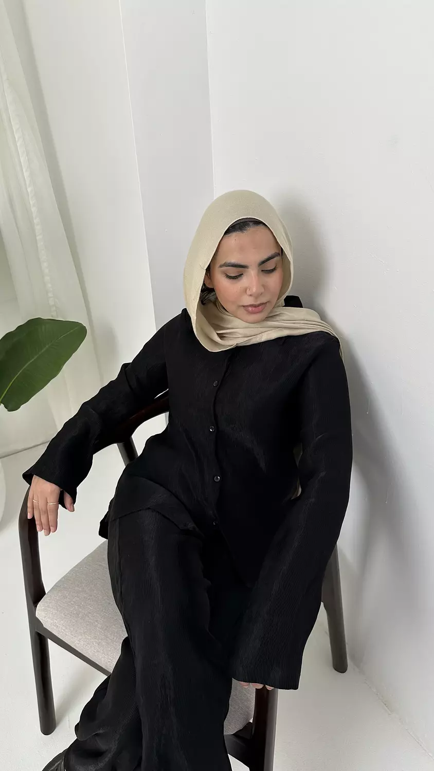 Elara Set In Black 4