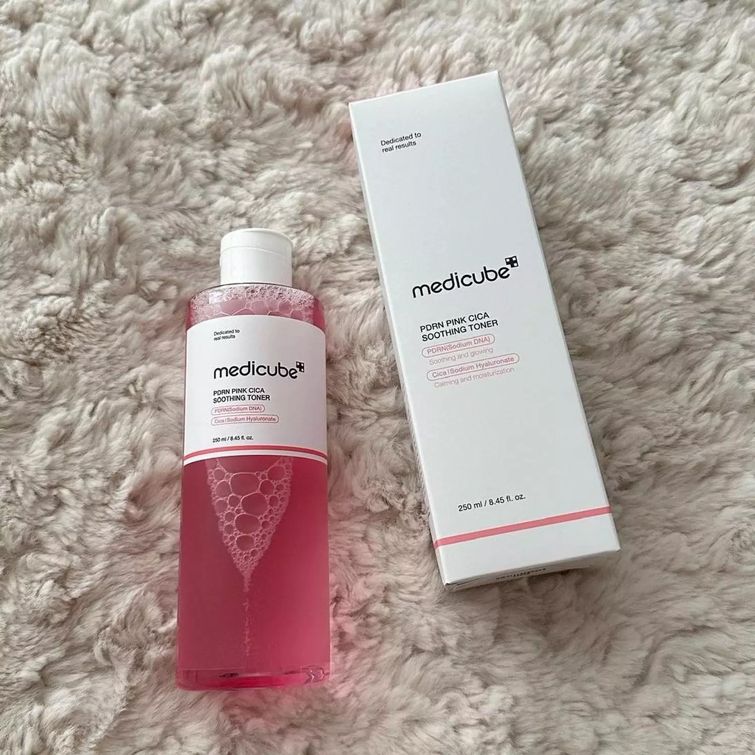 Medicube PDRN Pink Cica Soothing Toner 250ml image