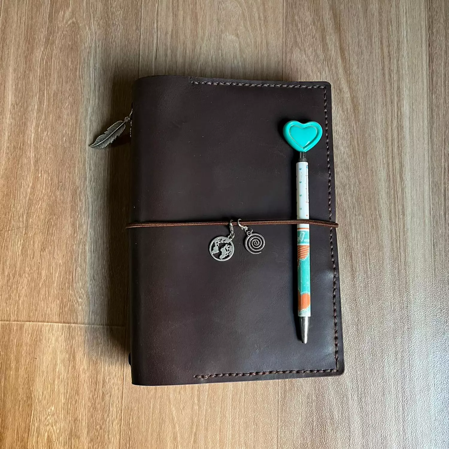 Bifold A5 with pockets image
