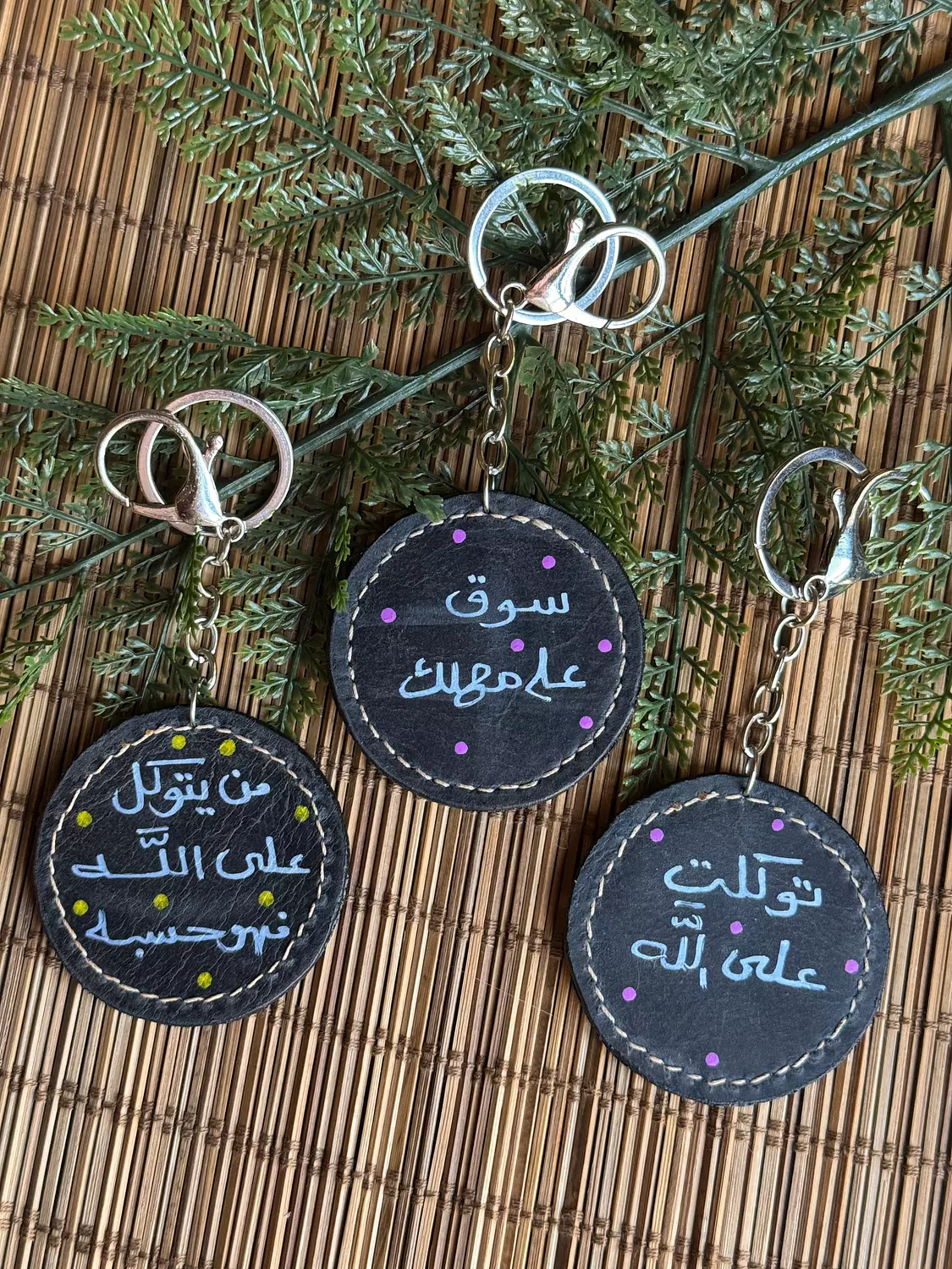 Natural Leather Quote Keychain " Black Round " ( By Order ) 1