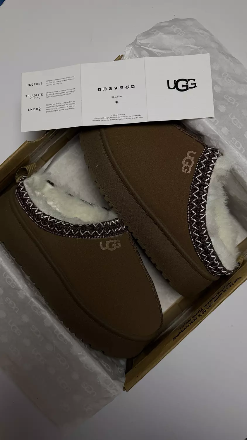 Ugg Tazz “ Brwon “  image