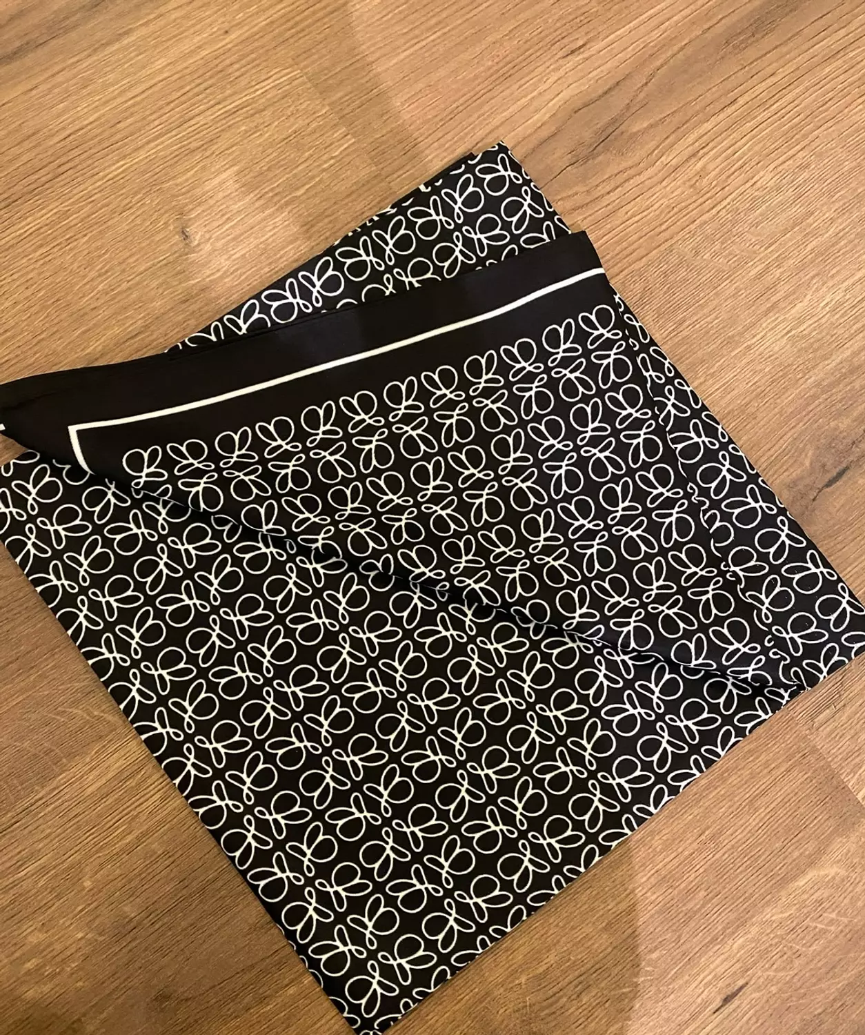 squar satan scarf 14