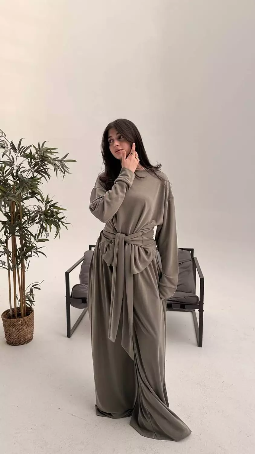 <p style="text-align: start">Suit</p>