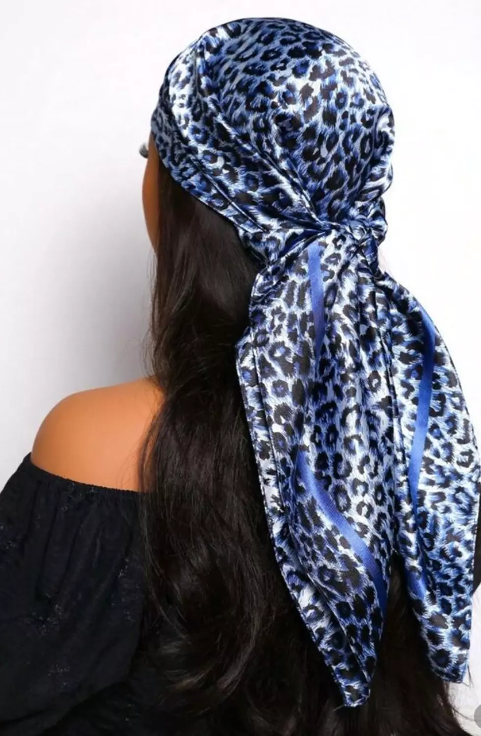 squar satan scarf 33