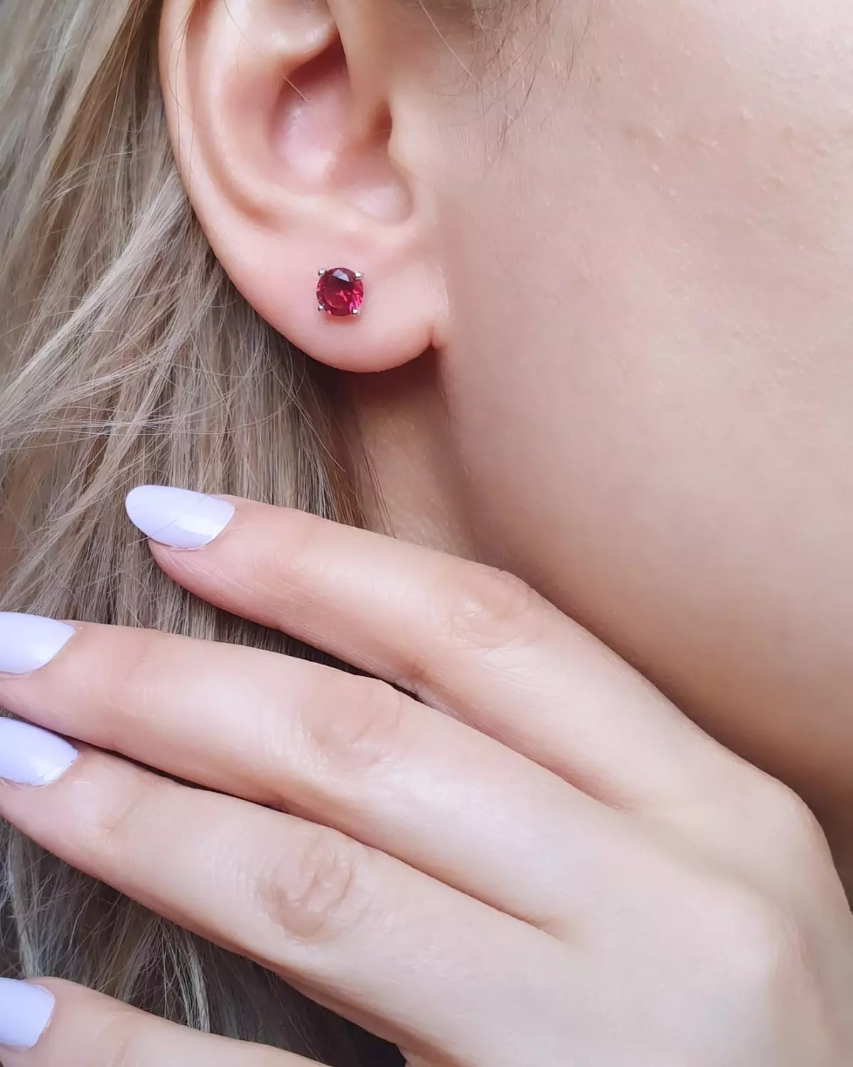 Red small zircon earrings image