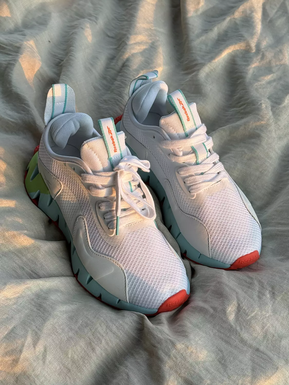 Reebok Zig Dynamica Pull-Tab ZigZag Midsole  image