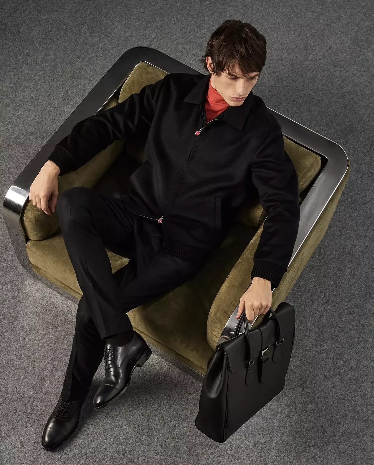 <h2 style="text-align: start">KITON</h2>