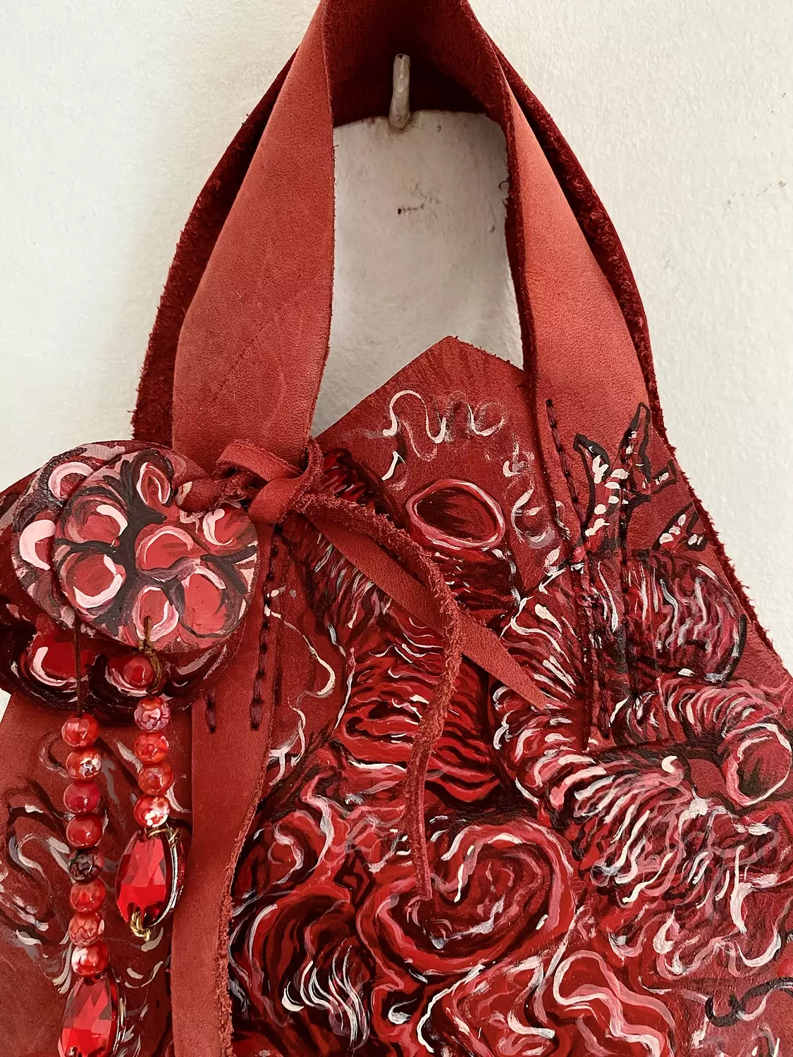 The “ pomegranate bag” 5