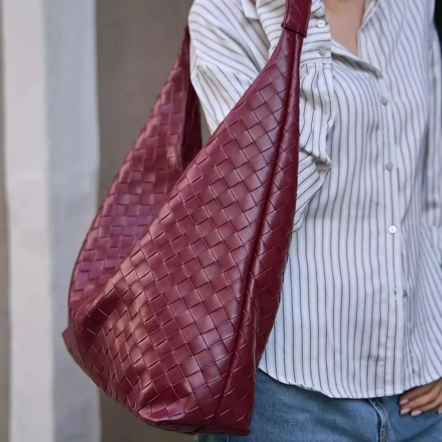 Elegant Burgundy Woven Shoulder Bag 3