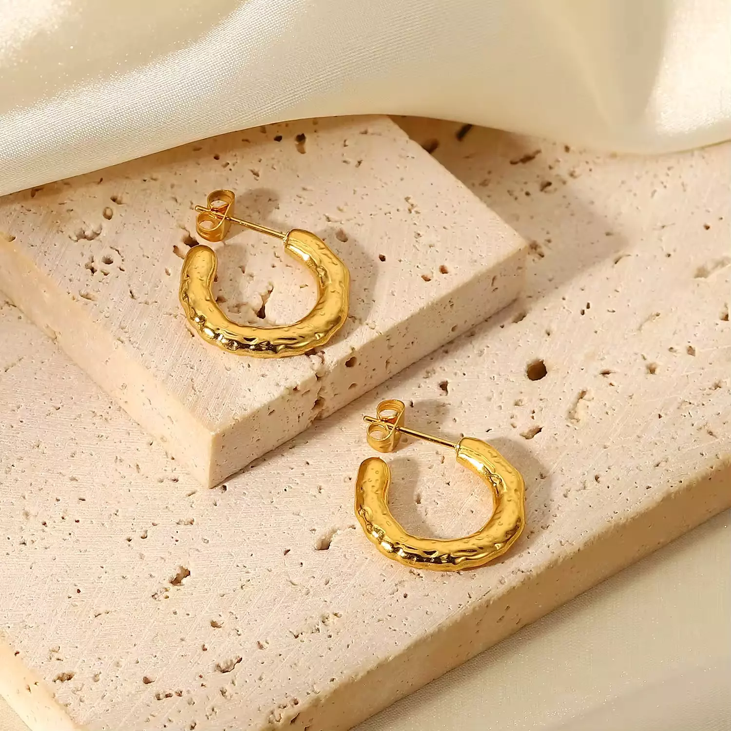 Irregular gold hoop earrings  3