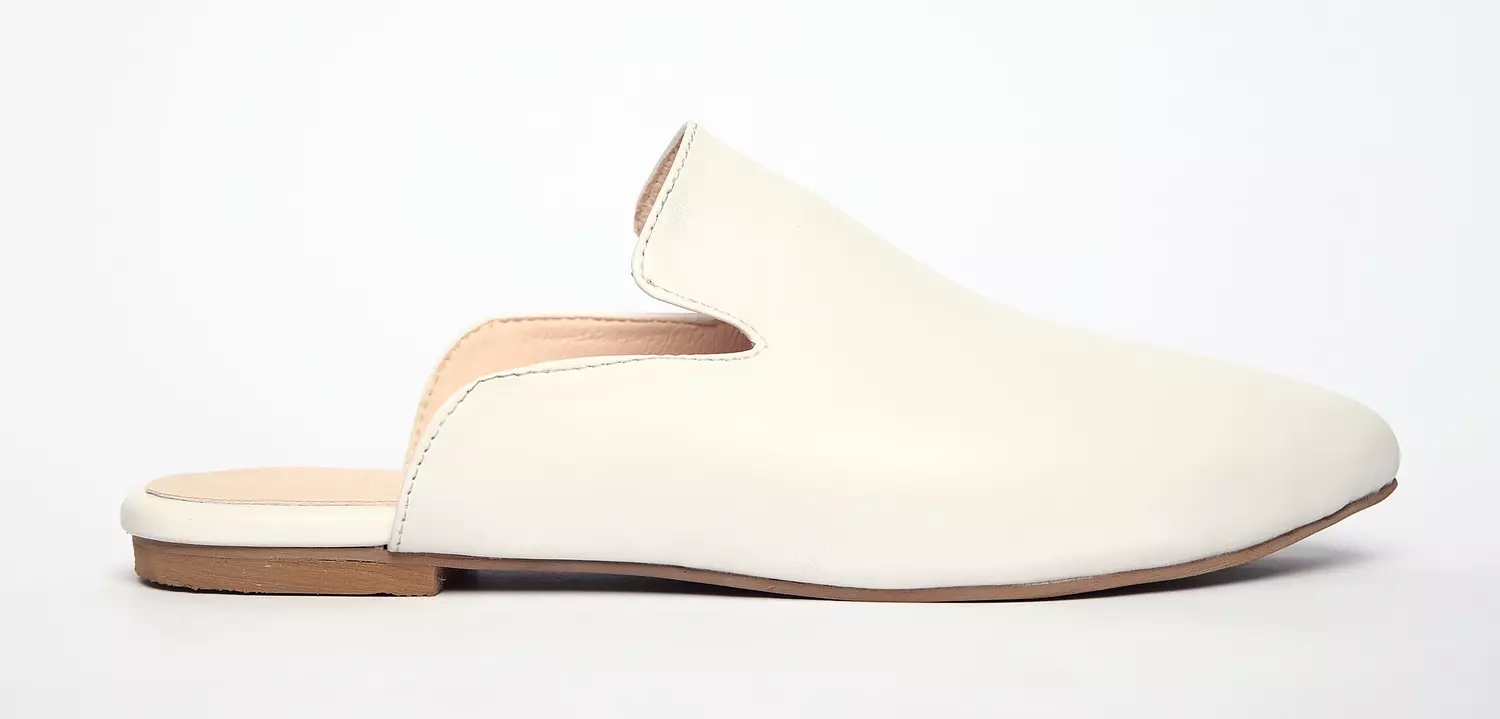 White Valeria image