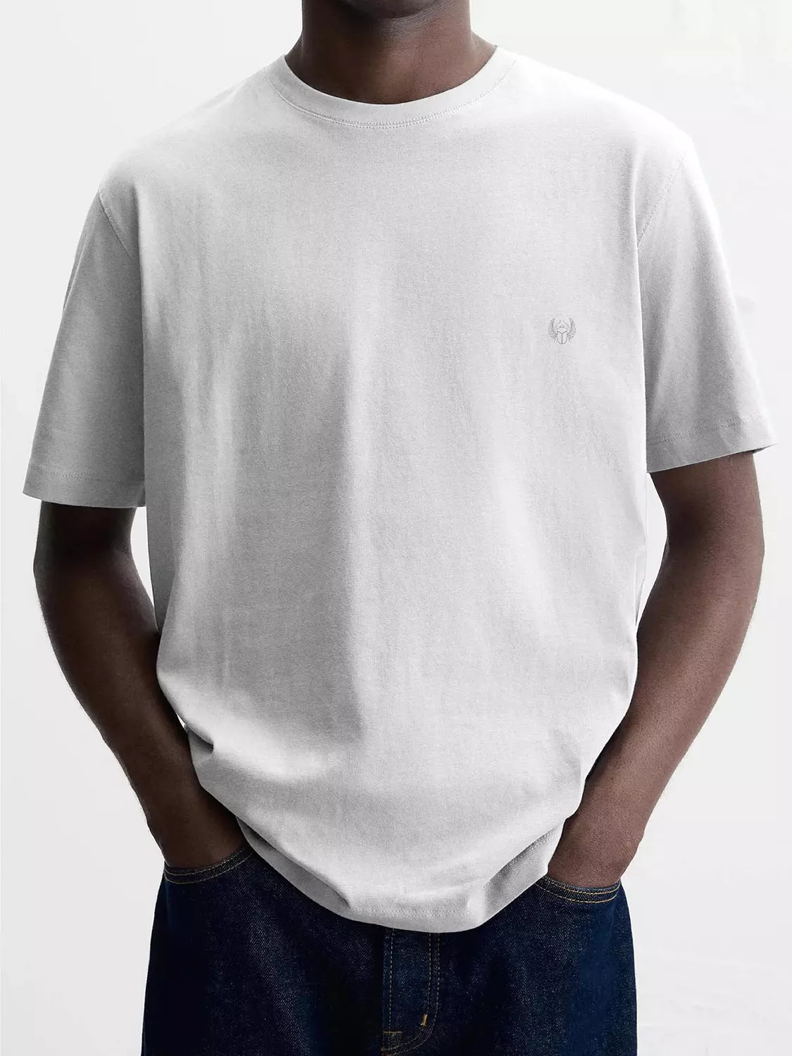 Boxy basic T-shirt with embroidery  3