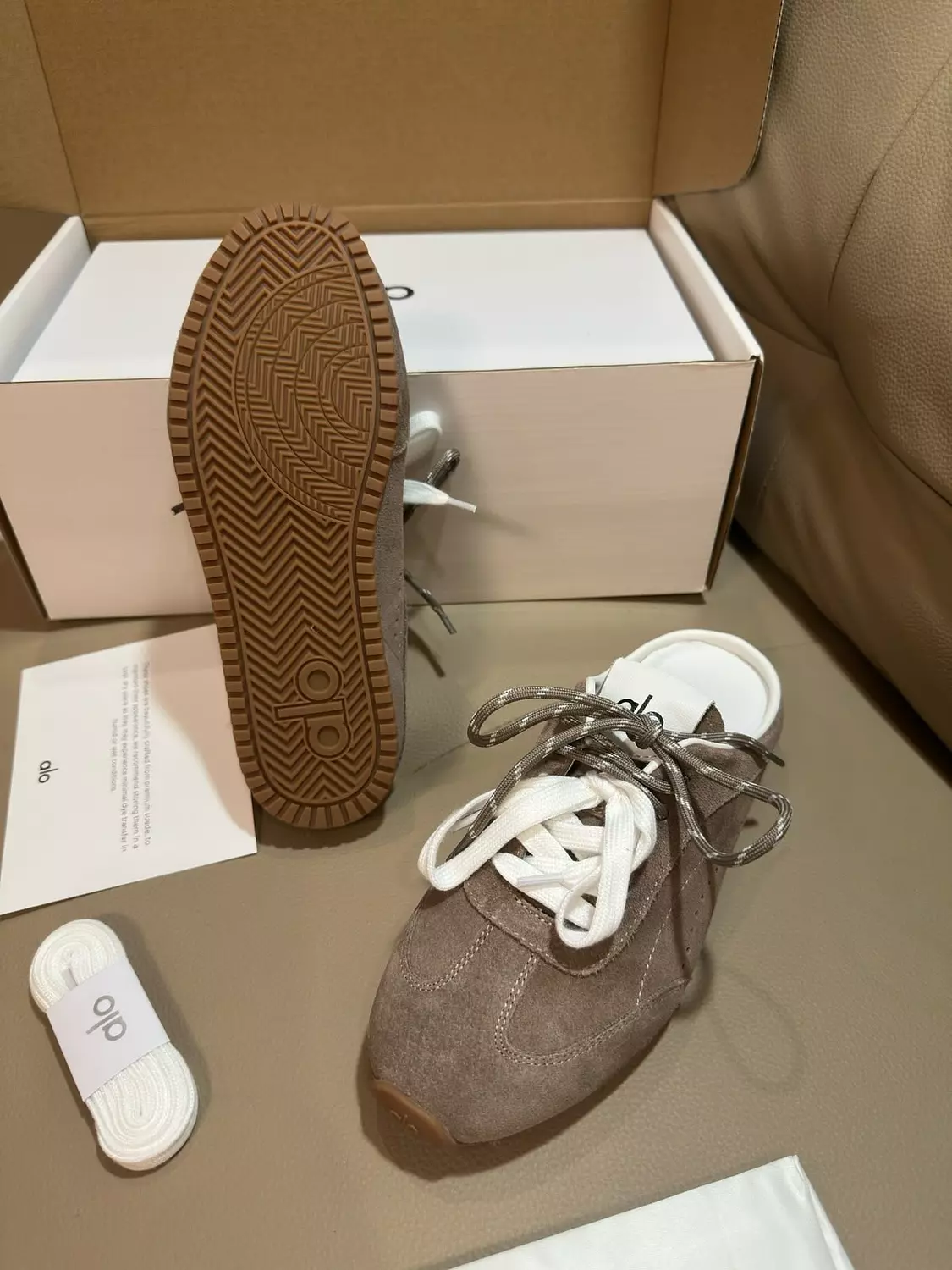 Alo shoes brown 6
