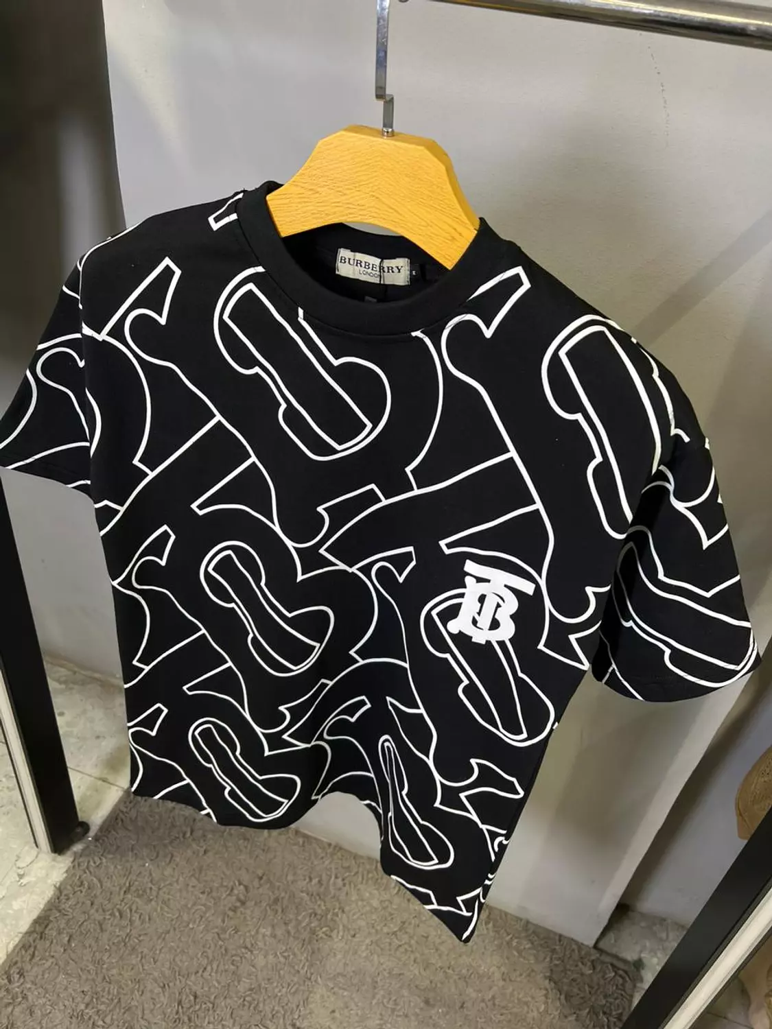 BURBERRY TSHIRT / 1482 3