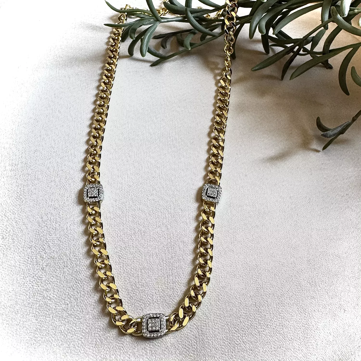 3 Zircon squares gold chain necklace image