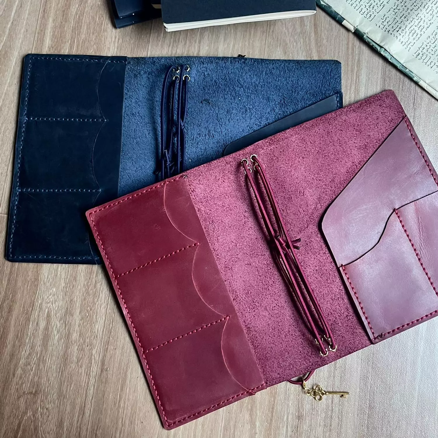 Bifold A5 with pockets 9