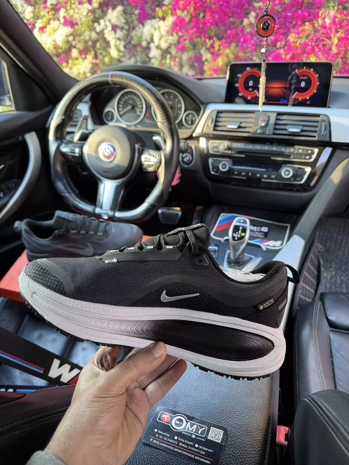 NIKE ZOOMX VOMERO18 hover image