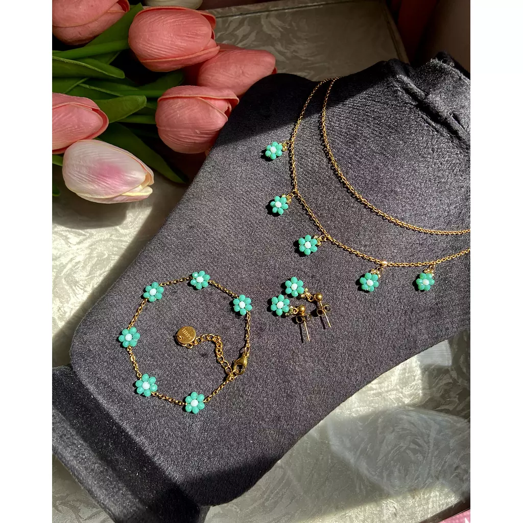 Turquoise flowers ( necklace, earrings and bracelet)🩵✨