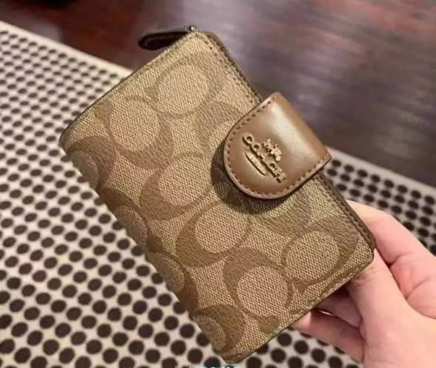 COACH Medium Corner Zip Wallet 2