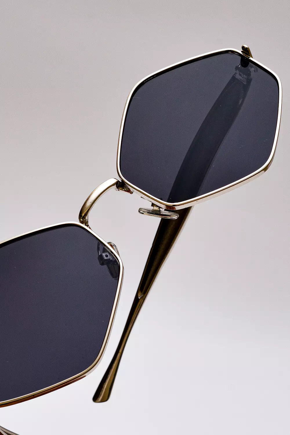 trendy sunglasses image