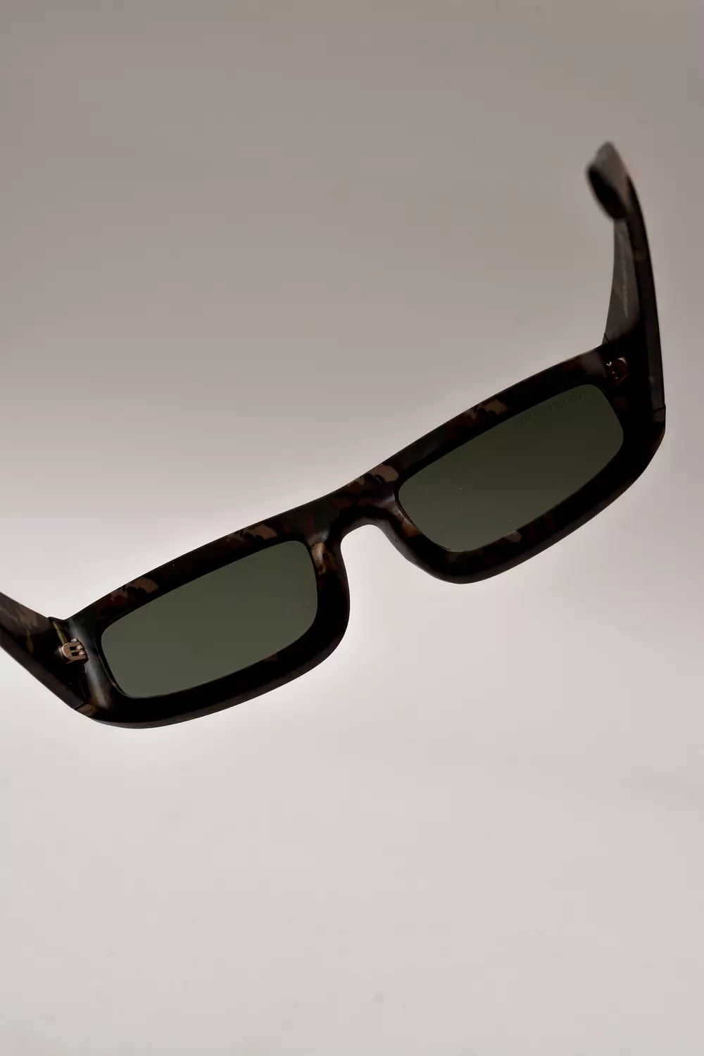 LV sunglasses ar 7