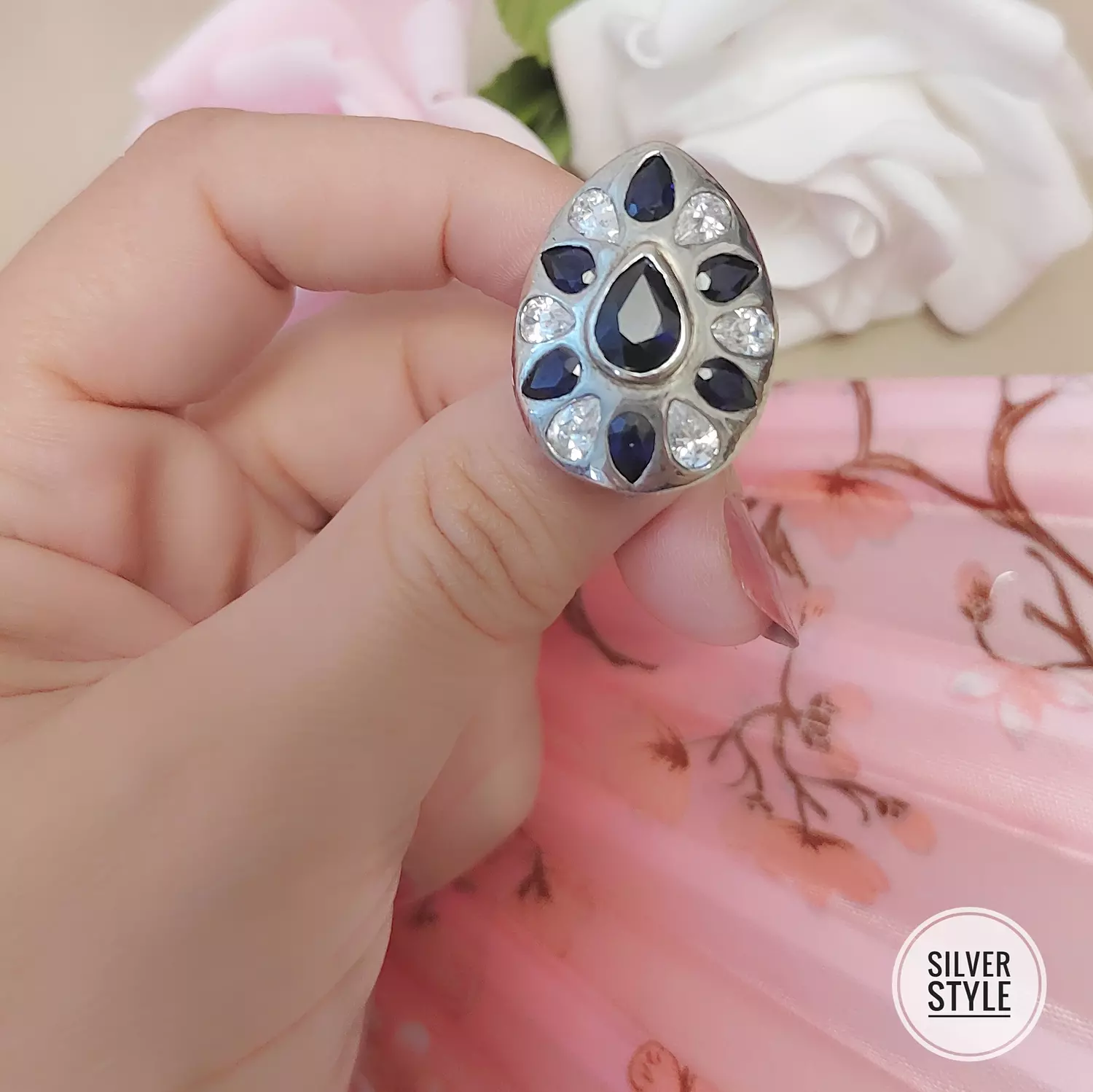 Stunning big ring 1