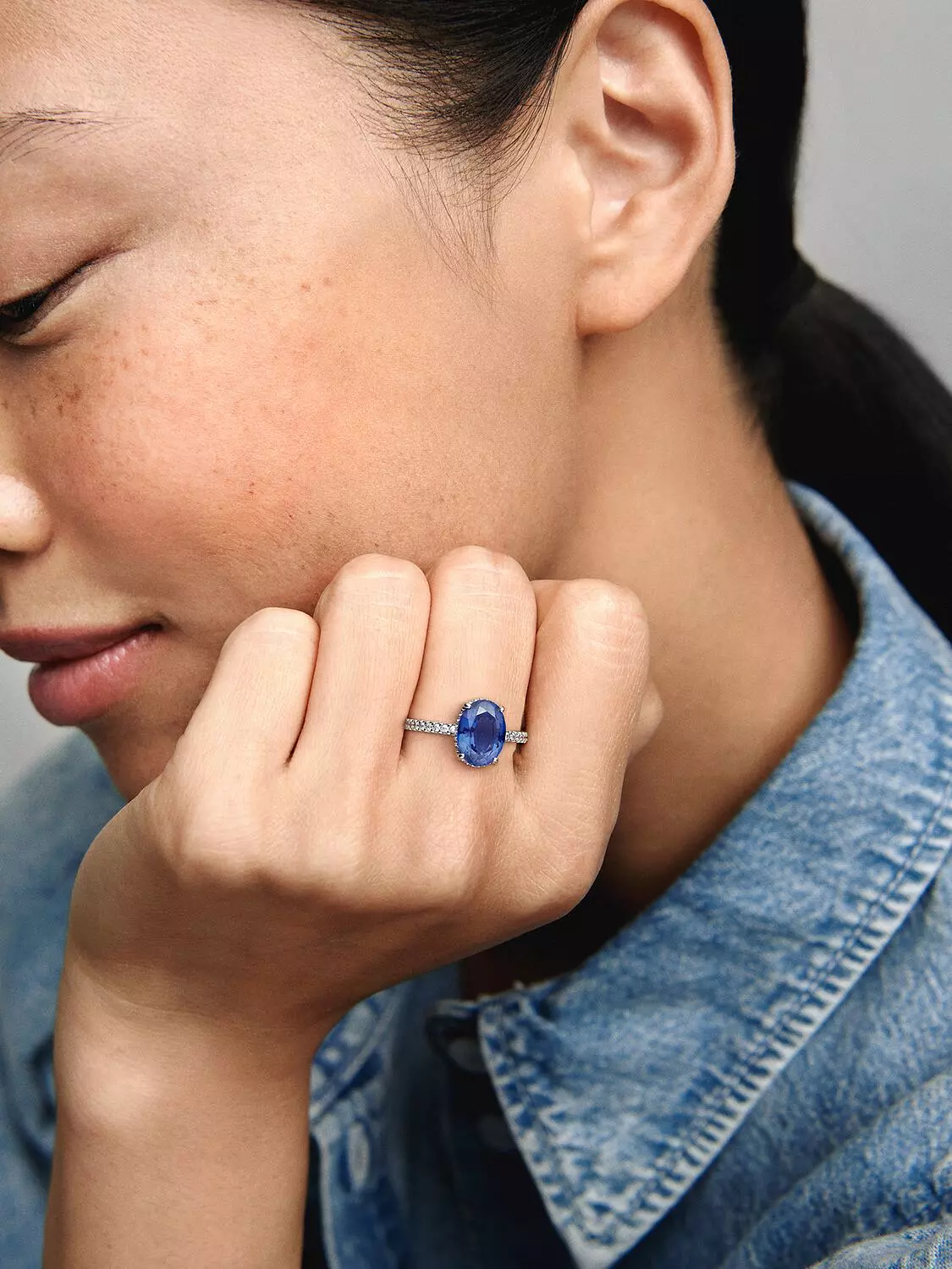 Sparkling Statement Halo Ring 1