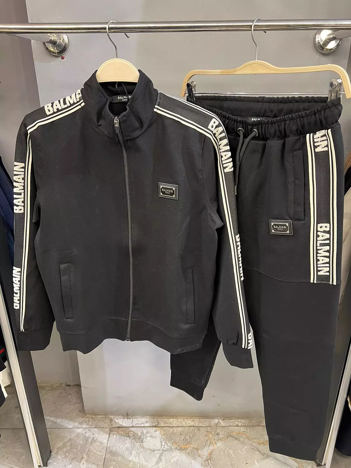 BALMAIN SUIT 00 image