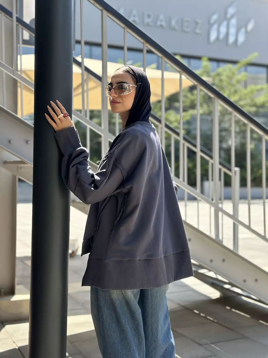 COZY SWEATSHIRT IN CHARCOAL GREY 3