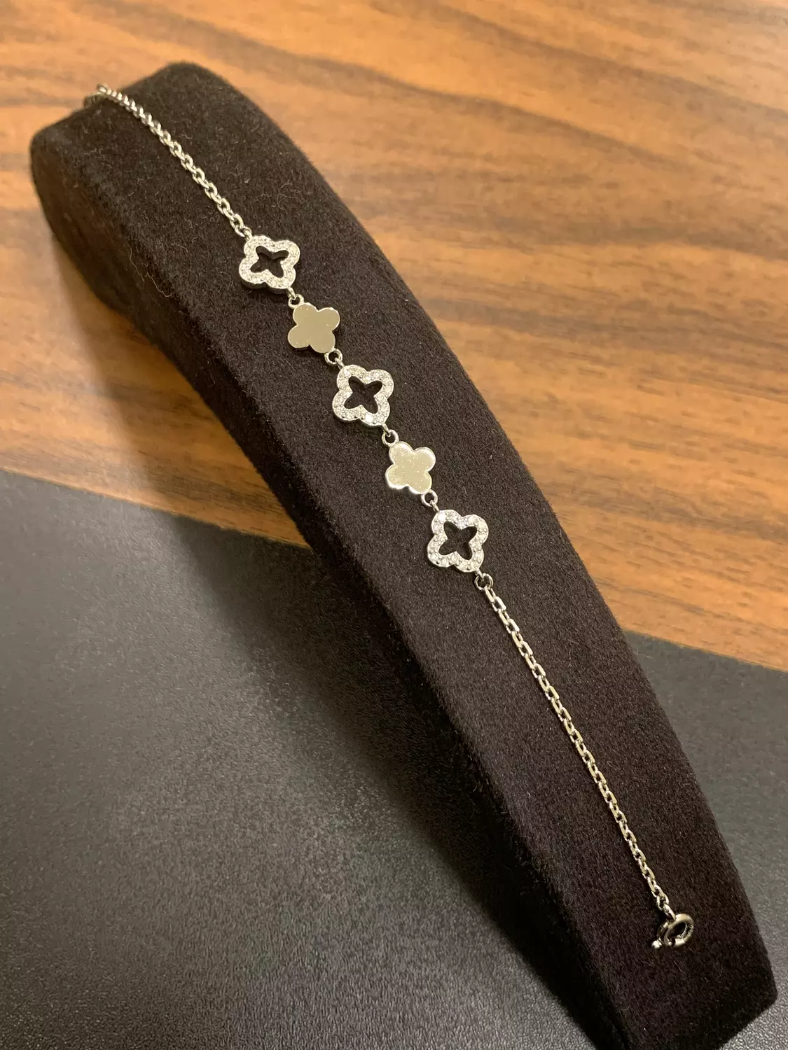 Van cleef bracelet hover image