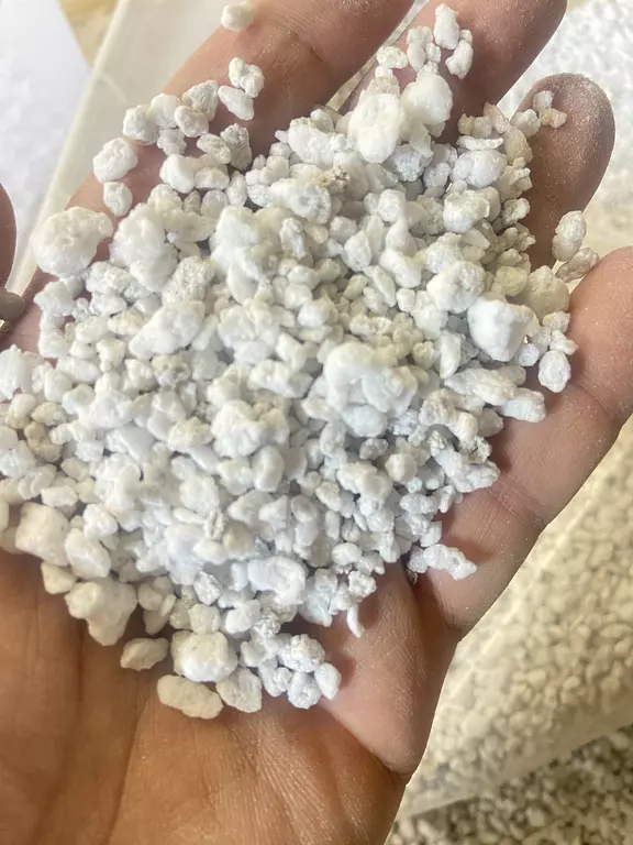 YuGrow Coarse Perlite Close Up