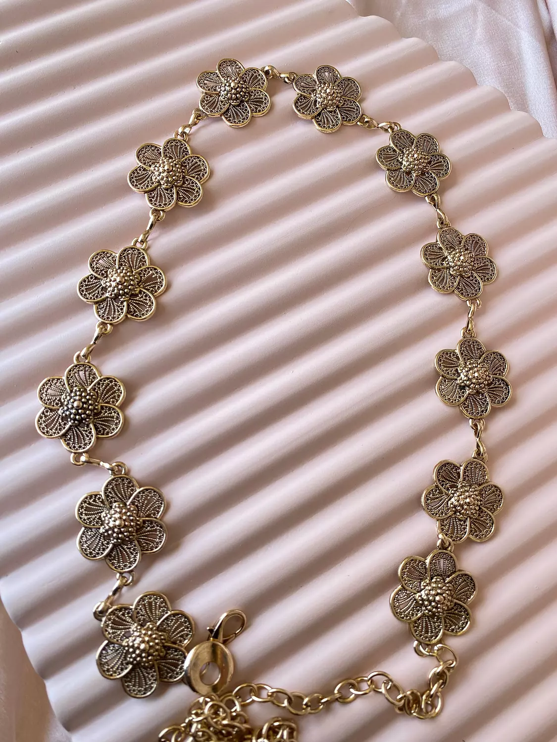 Golden flower belt image