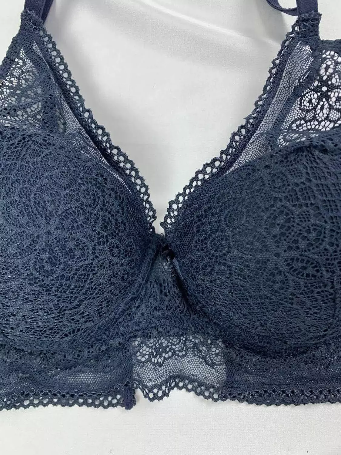 Light push up bra from censored   For 285 le 3