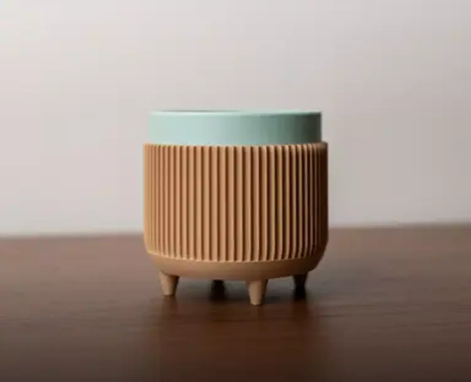Planter with Legs - The Ellwood 3
