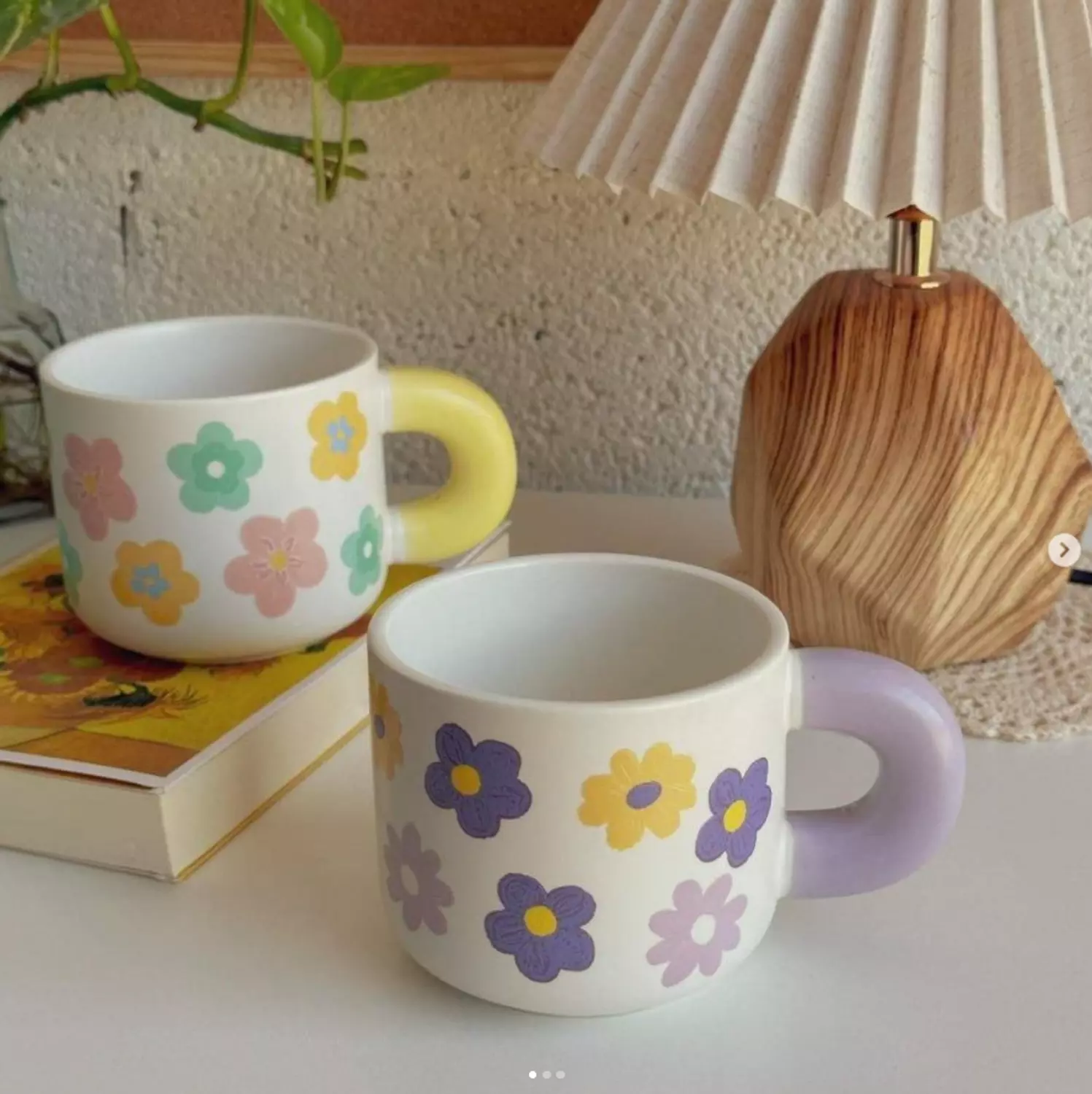 Porcelain mug with roses image