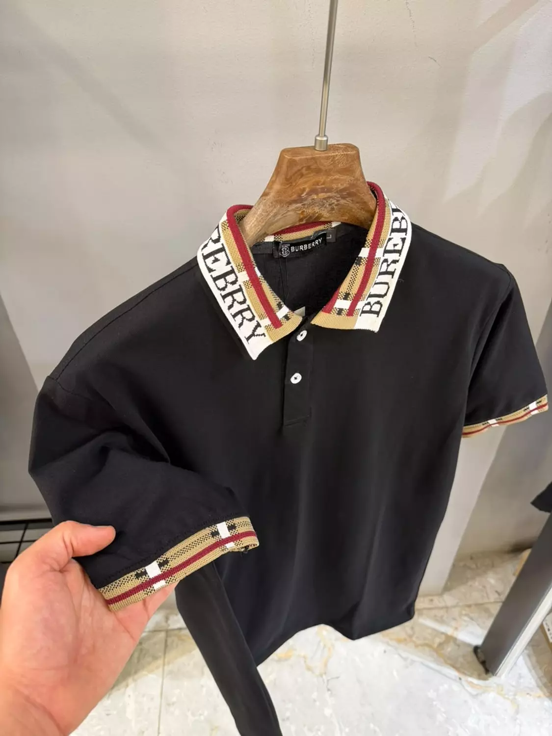 BURBERRY TSHIRT \ 2356 hover image