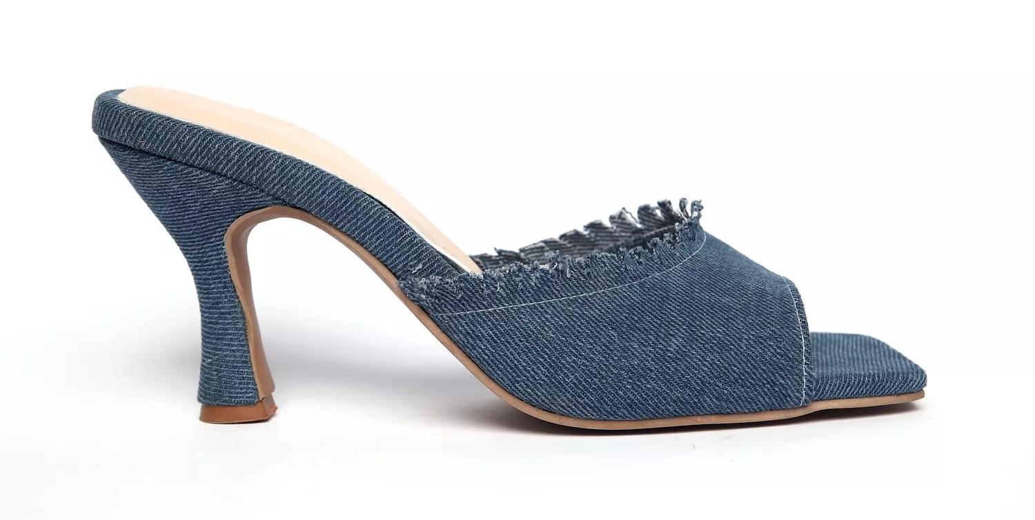 Dark Lavinia Heels 1