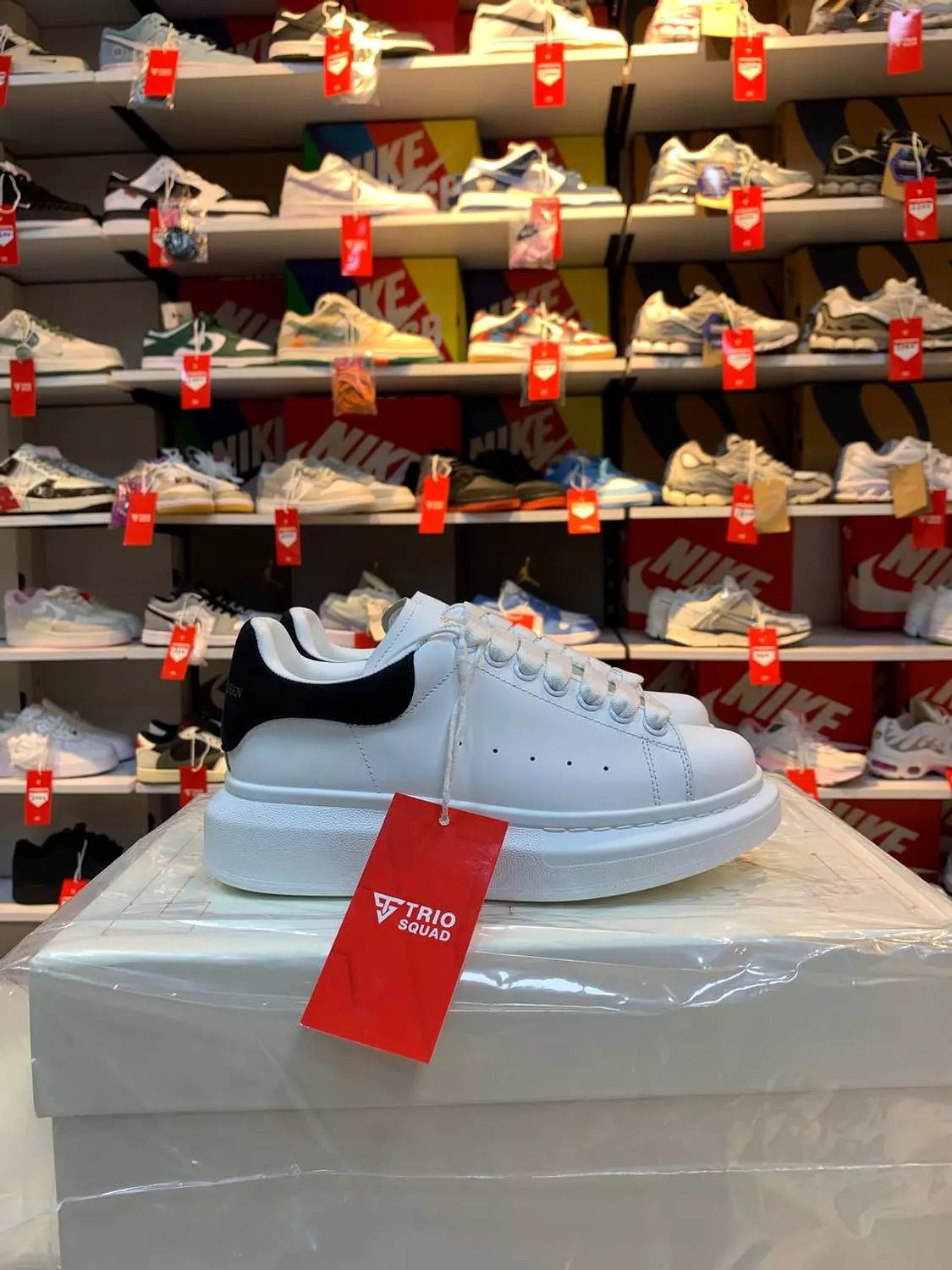 Alexander McQueen White/Black 1