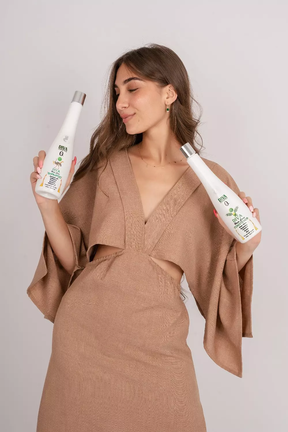 <p><strong><span style="color: rgb(87, 126, 90)">Shampoo + Conditioner</span></strong></p><p><span style="color: rgb(87, 126, 90)">(250 ML)</span></p>
