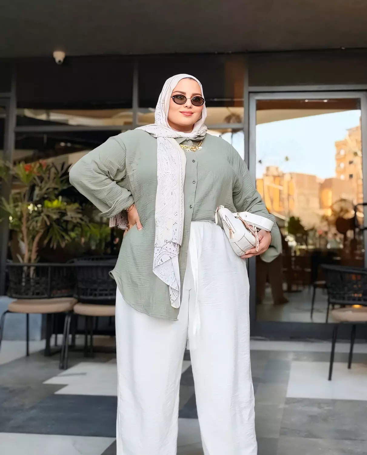 Essential linen pants ( in white ) hover image