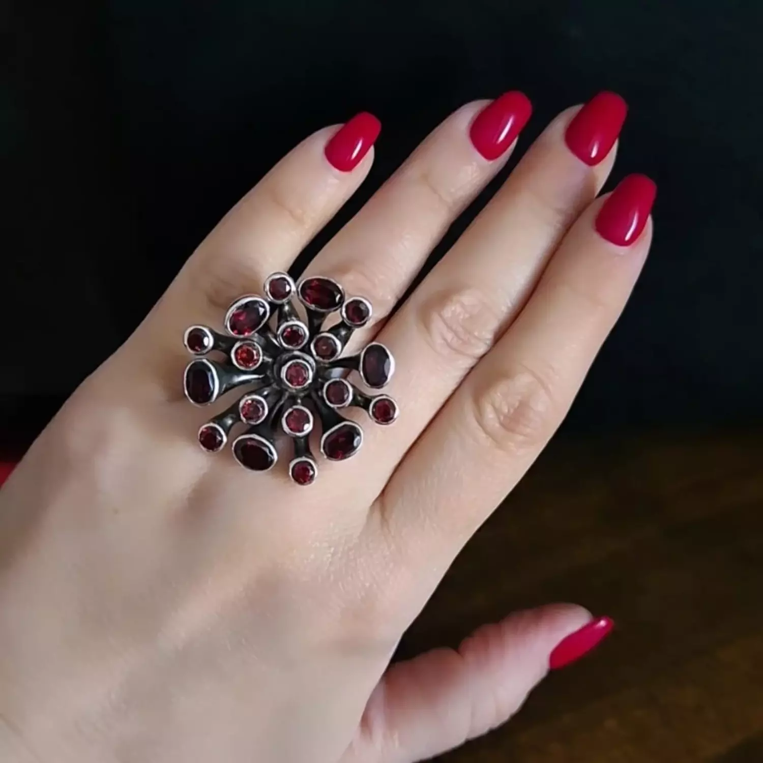 Garnet ring image