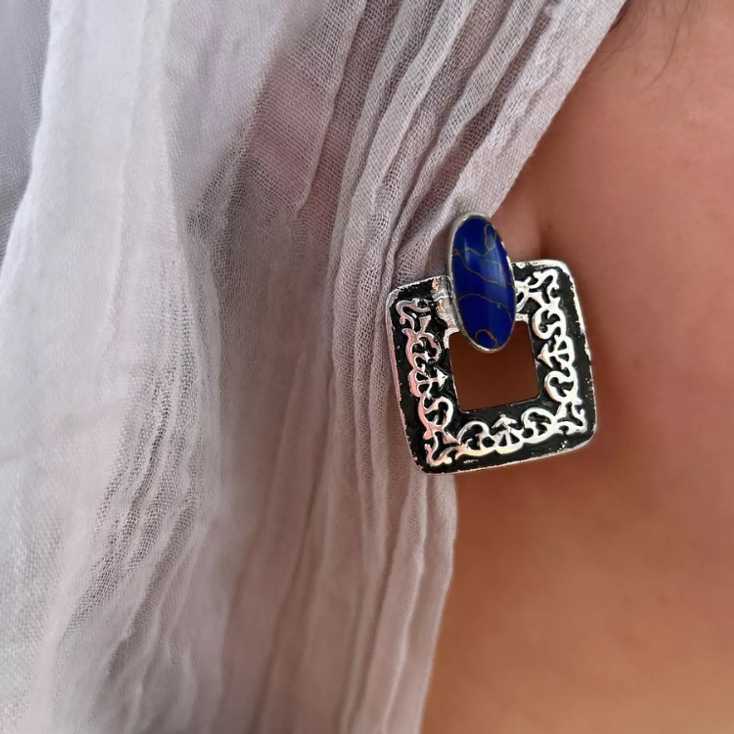 Squared blue stone earring 1