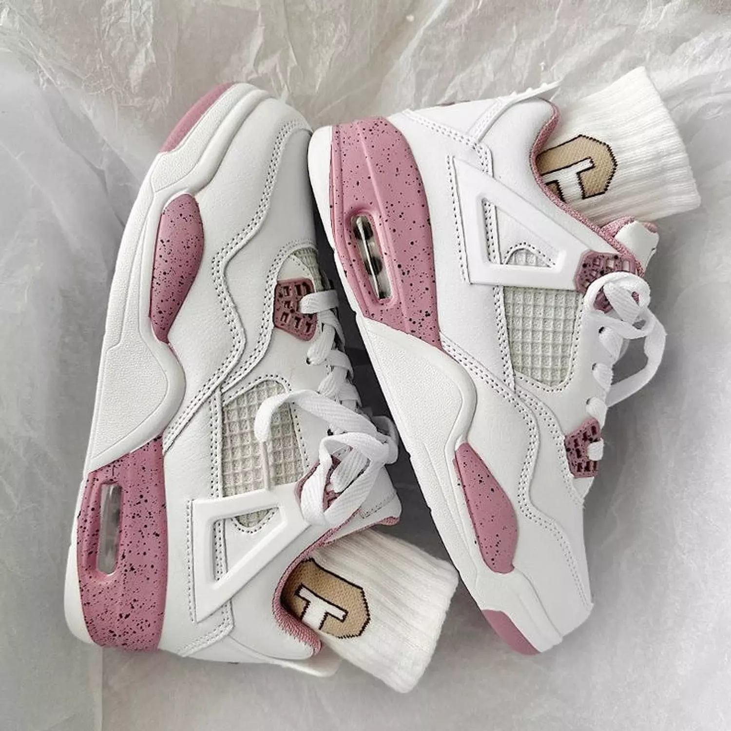 Jordan 4 ‘ Pink Oreo’ image