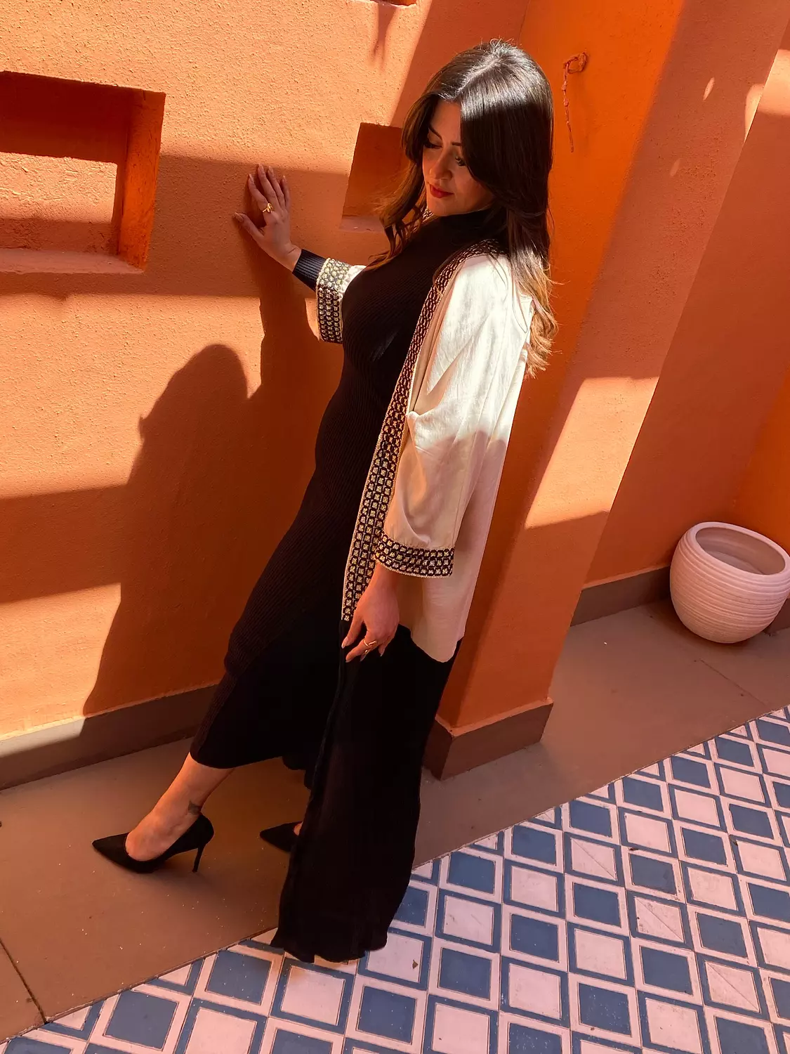 Arabesque Embroidered Kaftan 1