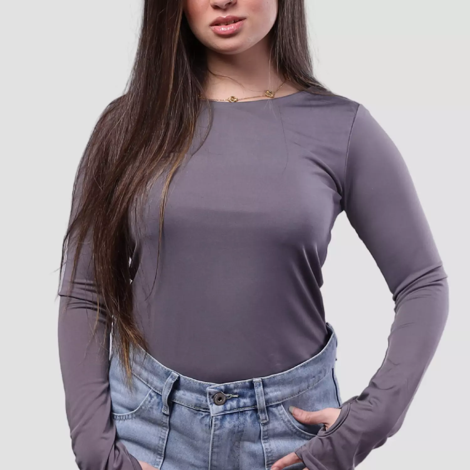 068 Round Neck Long Sleeves With Finger Hole 4