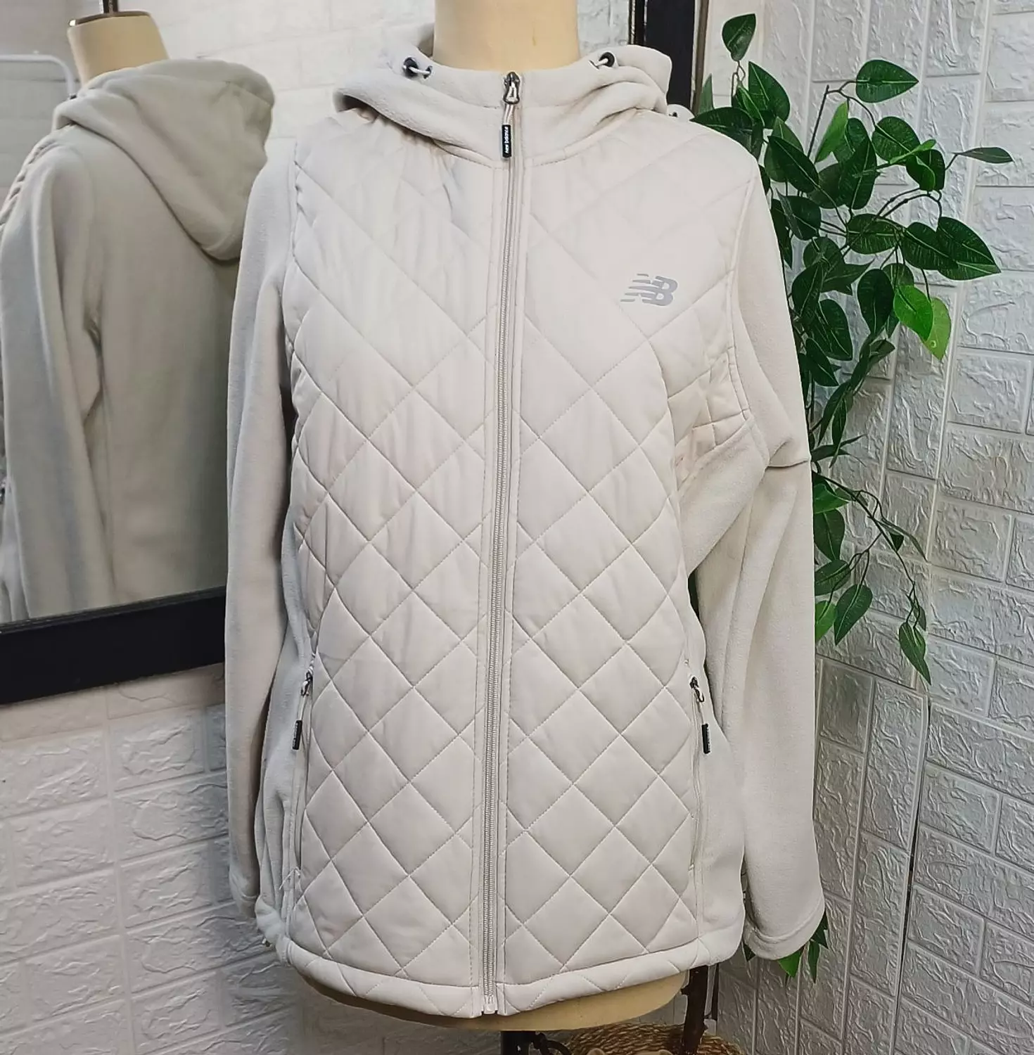 New Balance Women's Hybrid Quilted Fleece jacket  image