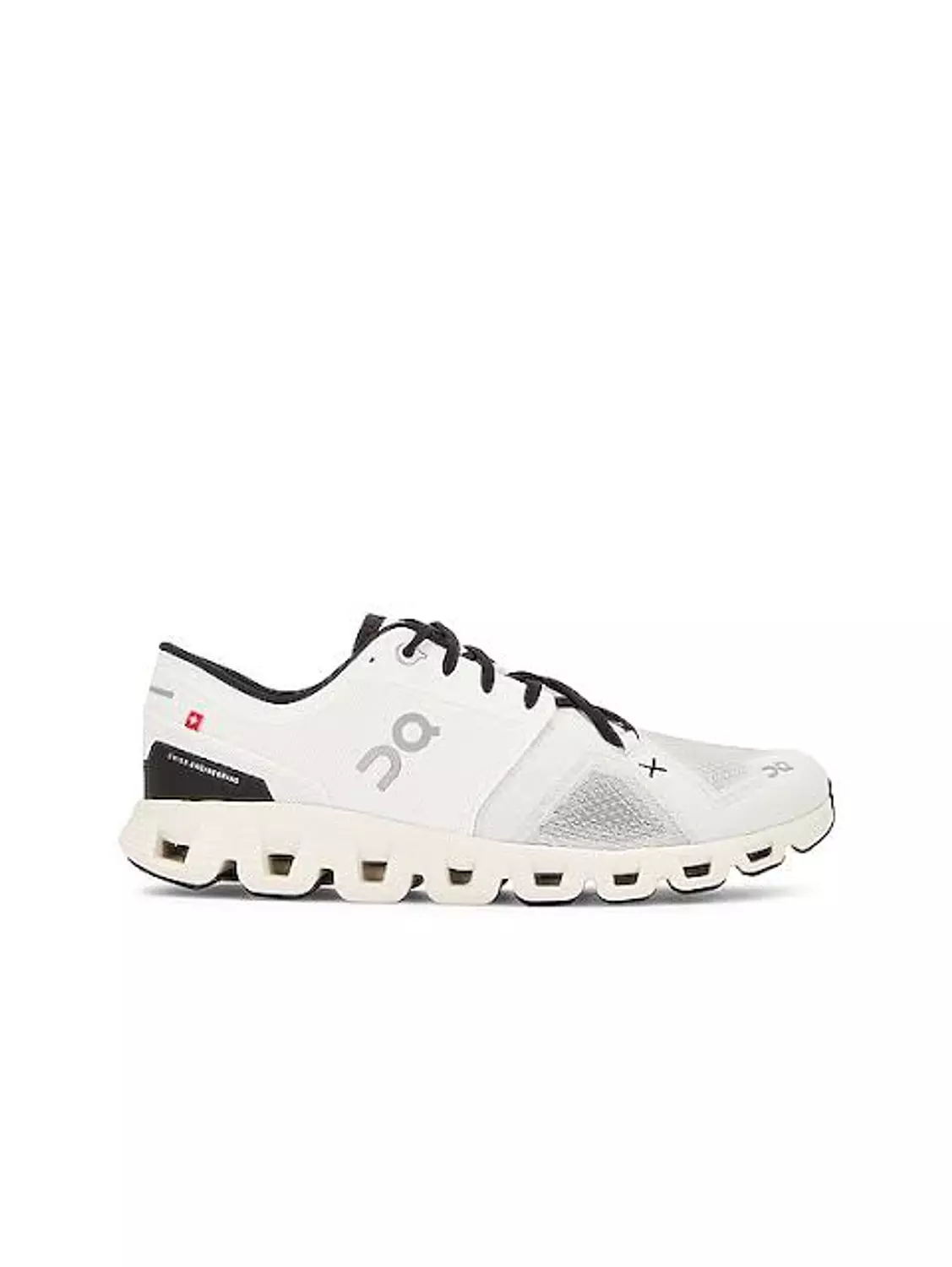 Cloud X 3 in Ivory & Black