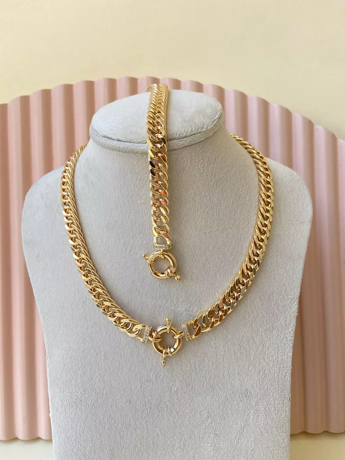 Chained necklace & bracelet 2